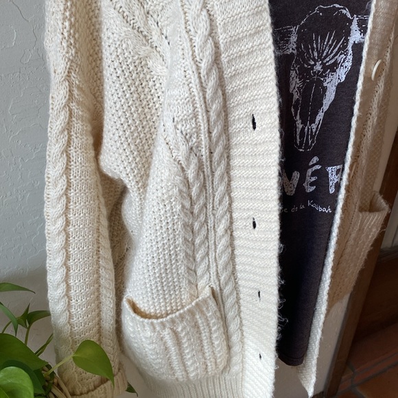 🎉 GORGEOUS COZY SUNDANCE CARDIGAN ‼️ - Picture 3 of 15